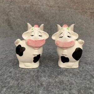 Cows Salt and Pepper Shakers Cows Country Retro Made in Japan